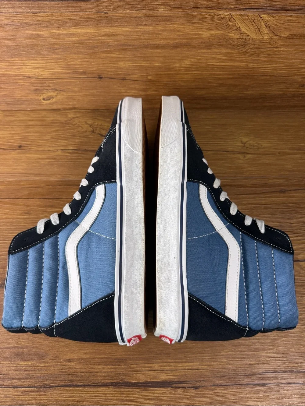 Vans ships within